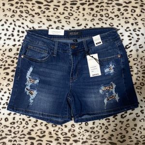 Judy Blue Distressed Denim w/ Leopard Shorts - Mid Rise - Size L - NWT